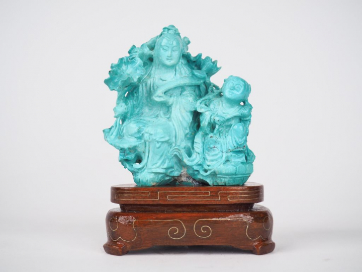 Groupe en turquoise figurant guanyun et un enfant à ses cotés Chine ve