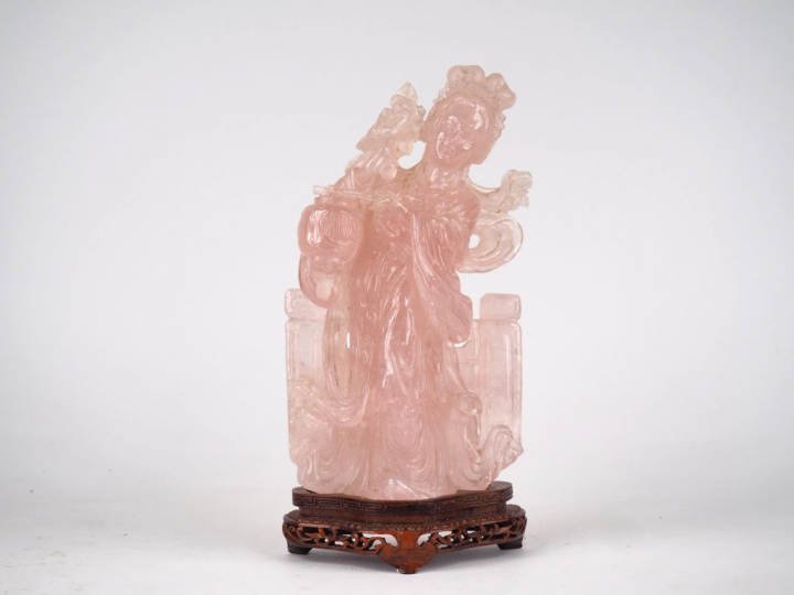 Statuette en quartz rose "déesse du printemps"  Chine vers 1960 H. 24 