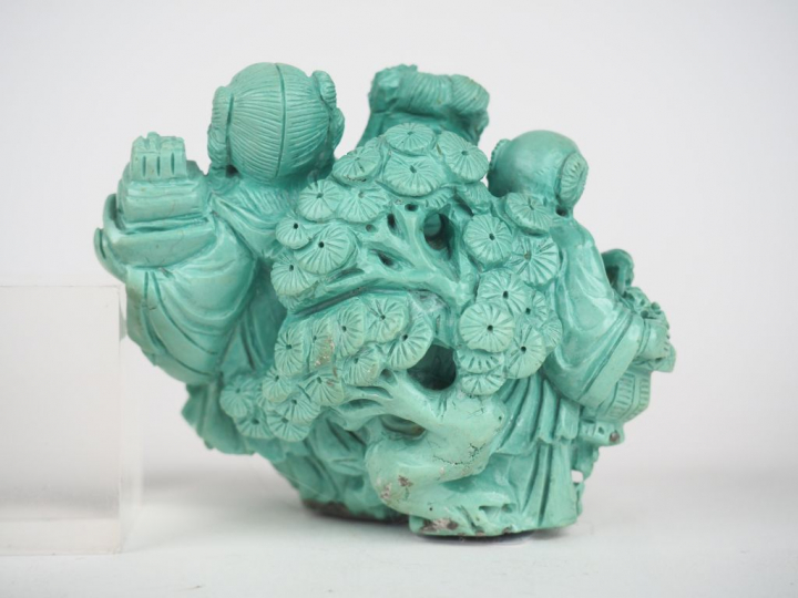 Groupe en résine à l'imitation de la turquoise "jeune femme accompagné