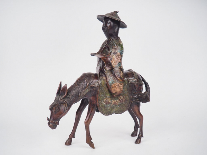 Toba sur sa mule bronze et émaux champlevés Japon vers 1920  H. 37 cm