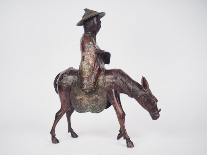 Toba sur sa mule bronze et émaux champlevés Japon vers 1920  H. 37 cm