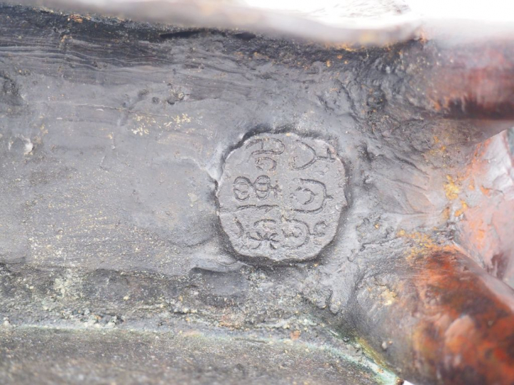 Toba sur sa mule bronze et émaux champlevés Japon vers 1920  H. 37 cm