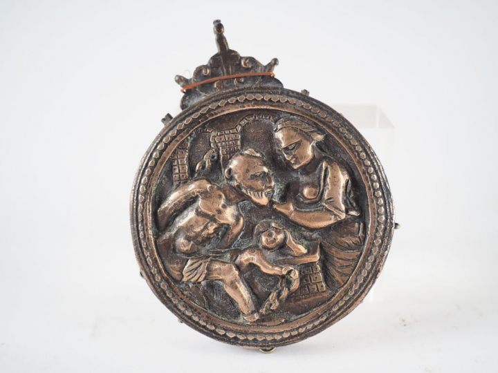 Médaillon double face en bronze représentant la Charité romaine d’un c