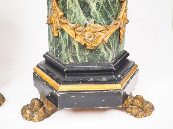 Paire de porte torchères Napoléon III en bois sculpté polychrome  H. 1