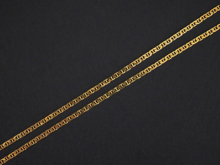 Collier en or.  Poids : 3,80 g
