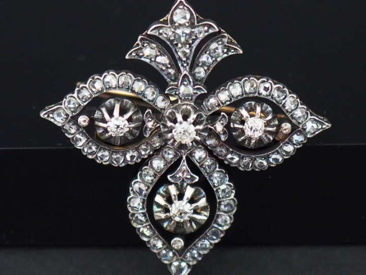Broche Napoléon III en argent et vermeil, sertie de diamants taille an