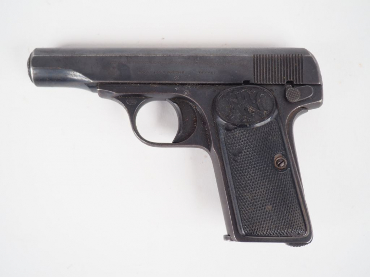 Pistolet semi automatique calibre 7,65 Browning 1910 numéro 186552. Ar