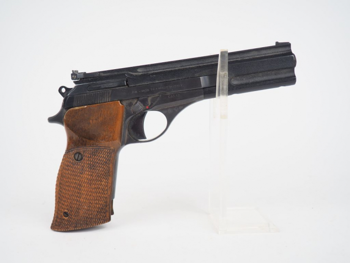 Pistolet semi automatique Beretta 76 calibre 22 LR dans sa boite d'ori