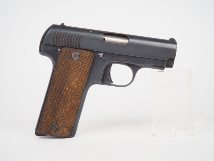 Pistolet semi-automatique Ruby en calibre 7,65 arme numéro 30745. méca