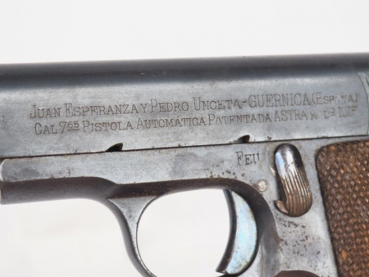 Pistolet semi-automatique Ruby en calibre 7,65 arme numéro 30745. méca