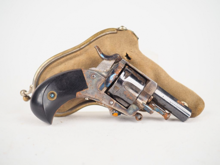 Minuscule revolver (100 mm) type bulldog en calibre 22 short, carcasse