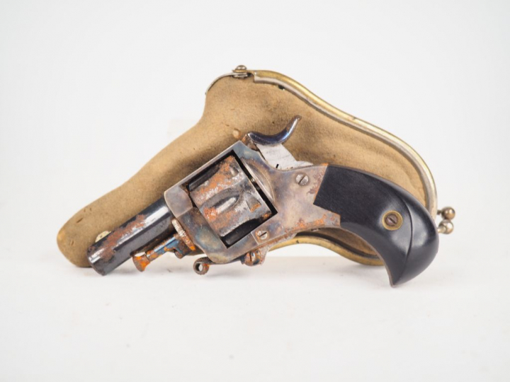 Minuscule revolver (100 mm) type bulldog en calibre 22 short, carcasse