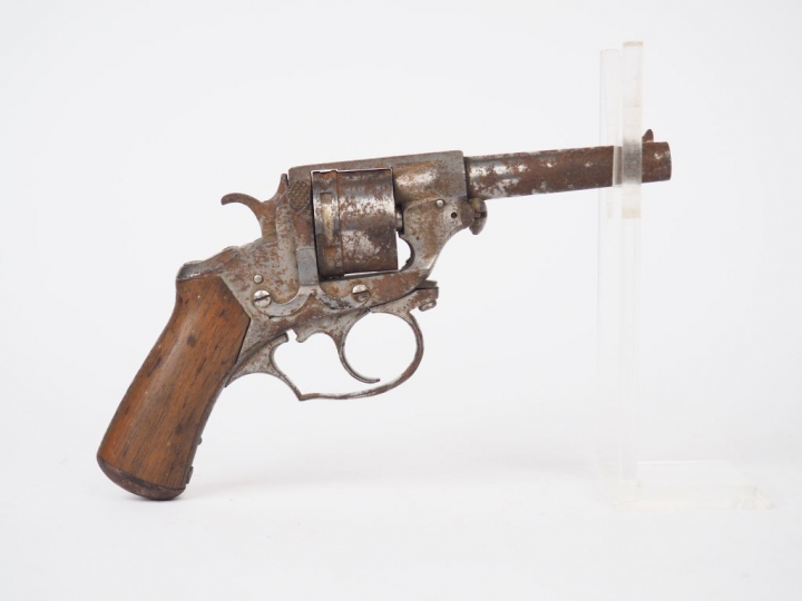 Revolver à système Perrin calibre 9 mm dit "baby Perrin". Arme en simp