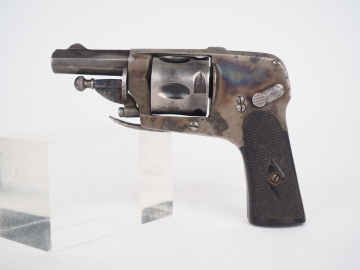 Revolver de défense belge "bossu hammerless"en calibre 6,35mm à 5 coup
