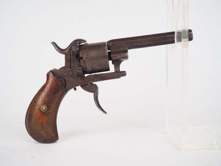 Revolver système Lefaucheux calibre 7mm à broche détente repliable, ca