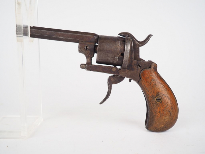 Revolver système Lefaucheux calibre 7mm à broche détente repliable, ca