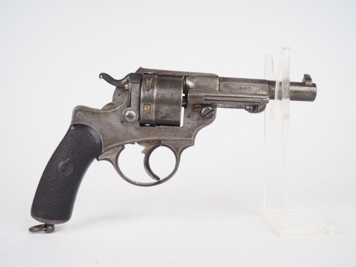 Revolver réglementaire français modèle 1873 de la série 1875. Arme en 