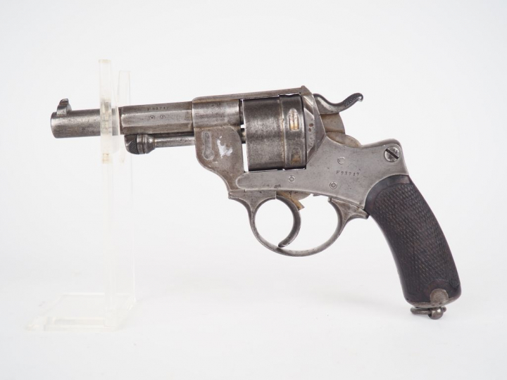 Revolver réglementaire français modèle 1873 de la série 1875. Arme en 