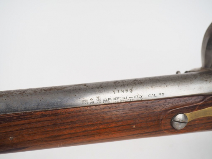 Réplique italienne en calibre 75 par PEDERSOLI d'une carabine à silex 