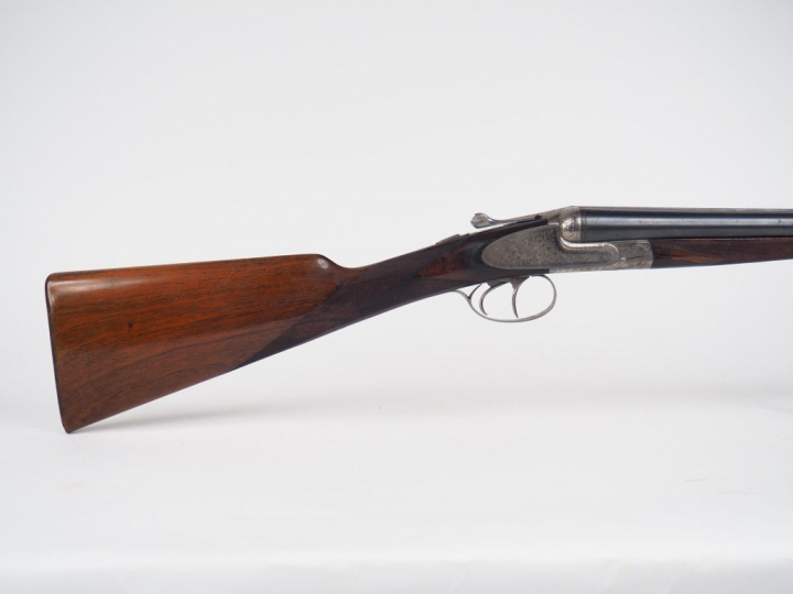 Joli fusil juxtaposé belge à contre platines et à éjecteurs par Dumoul