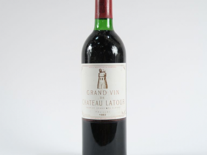 1 BOUTEILLE CHÂTEAU LATOUR 1er GCC PAUILLAC - 1982 - BG
