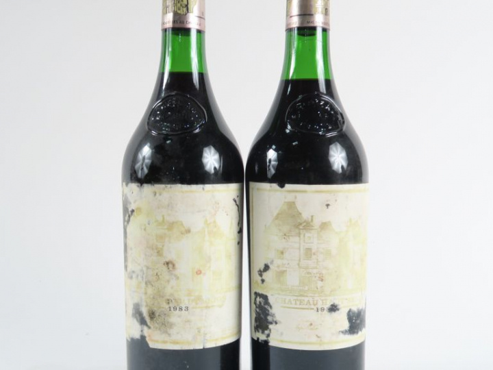 2 BOUTEILLES CHÂTEAU HAUT BRION 1er GCC GRAVES - 1983 - ETA