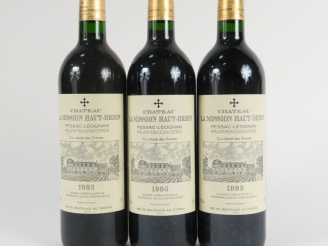 Vente aux enchères 3 BOUTEILLES CHÂTEAU LA MISSION HAUT BRION CC GRAVES - 1995