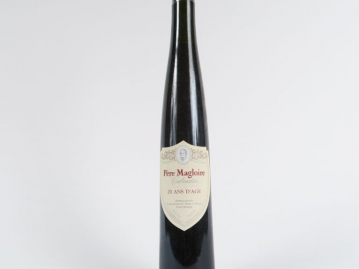 1 BOUTEILLE (50 CL) CALVADOS PÈRE MAGLOIRE '20 ANS' - COFFRET