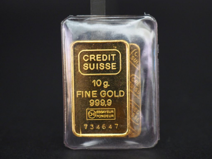 Deux lingotins or 10 g.  Numérotés 734646 et 734647. FRAIS ACHETEUR 10