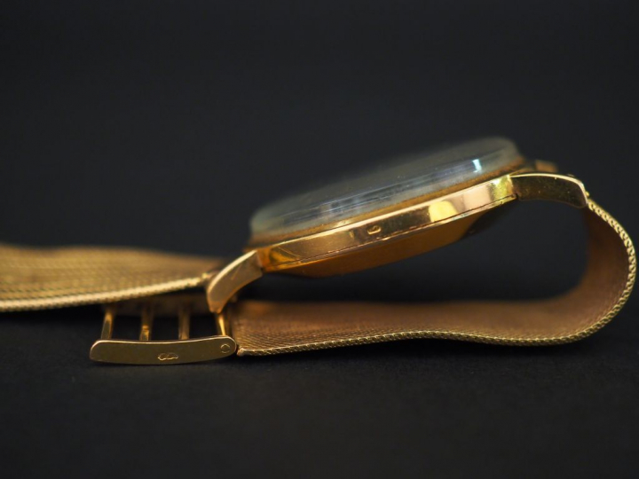 	JAEGER LECOULTRE. Montre bracelet d’homme en or jaune. Bracelet soupl