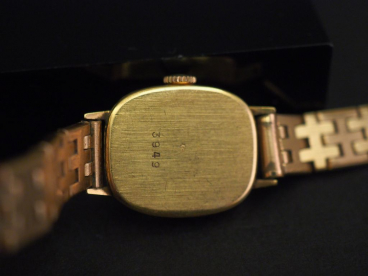 Michel HERBELIN Montre bracelet de dame, boitier en or jaune, bracelet