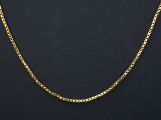Vente aux enchères Chaine en or jaune, maille vénitienne. Long. 60,5 cm  Poids. 9 g