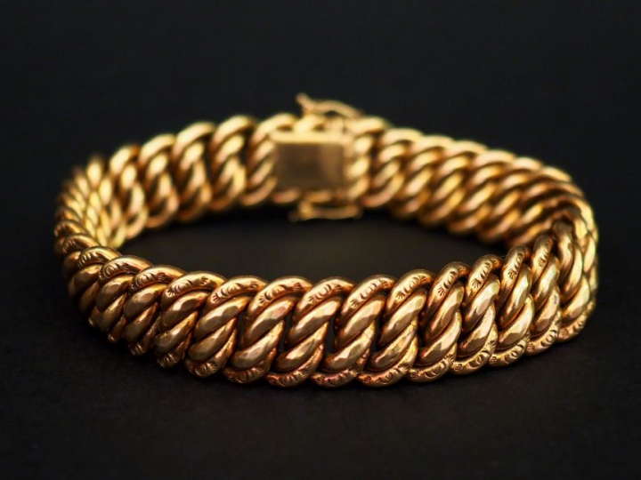 	Bracelet en or jaune, maille américaine. Long. 20,5 cm Poids. 31,36 g