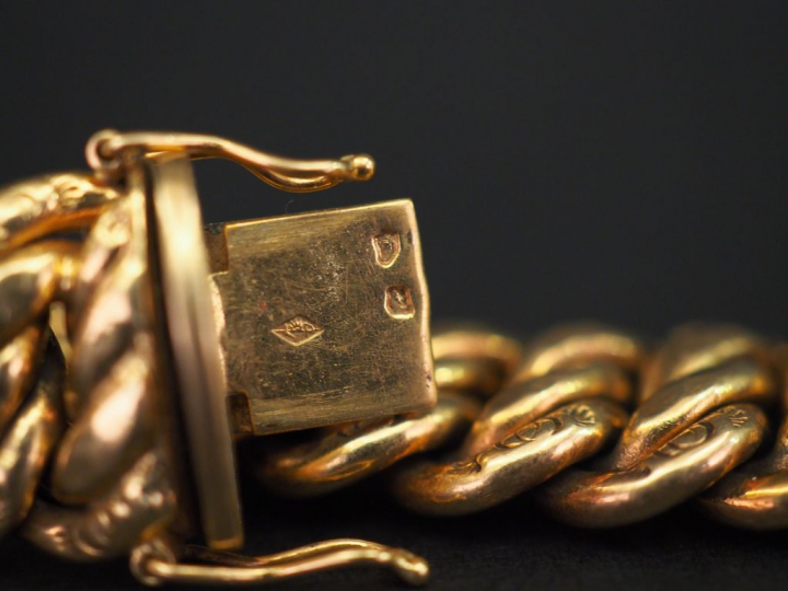 	Bracelet en or jaune, maille américaine. Long. 20,5 cm Poids. 31,36 g