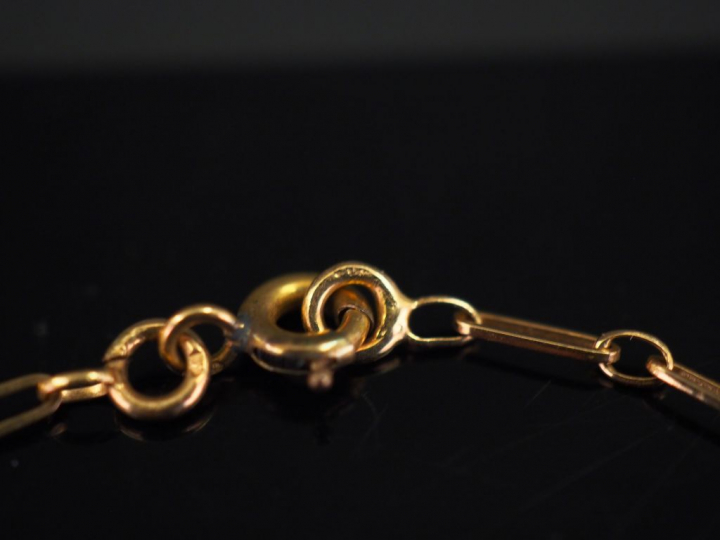 	Bracelet de baptême en or jaune marqué Christian. Poids. 1,04 g