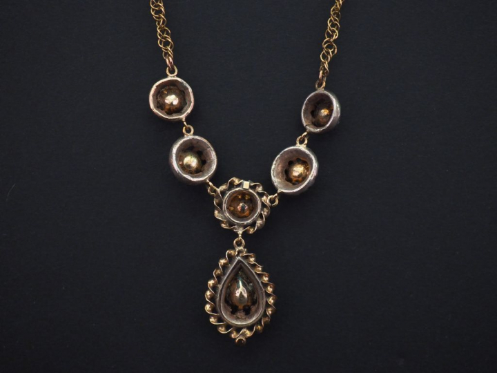 	Collier XVIIIème en argent et or, à décor de maillons sertis de diama