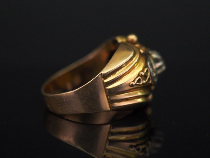 Bague de style 1930 en or jaune, sertie de pierres à l’imitation du di