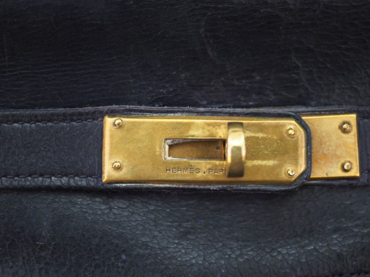HERMES Sac Kelly en box. (manque fermeture éclair intérieure, fixation
