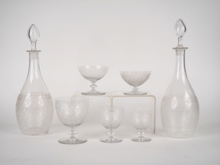BACCARAT. Partie de service de verres en cristal gravé modèle "Rohan" 