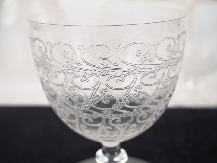 BACCARAT. Partie de service de verres en cristal gravé modèle "Rohan" 