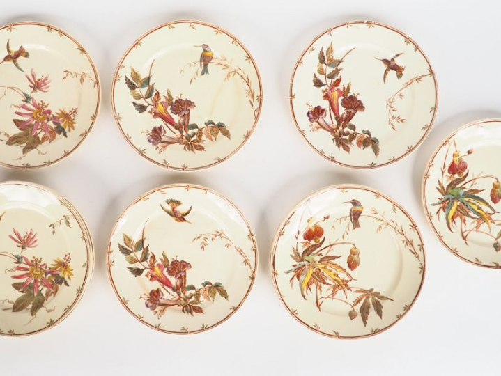 Partie de service de table en faïence de Gien modèle "oiseaux-mouches"