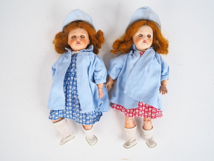 Paire de petites bleuettes de la fin des années 50. Tête 301 1/4 pour 