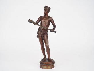 Vente aux enchères Jean Jules CAMBOS. "David". Sculpture en bronze à patine médaille. Sig