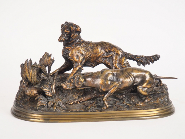 Pierre Jules MENE. "Chiens de chasse et perdrix". Groupe en bronze pat