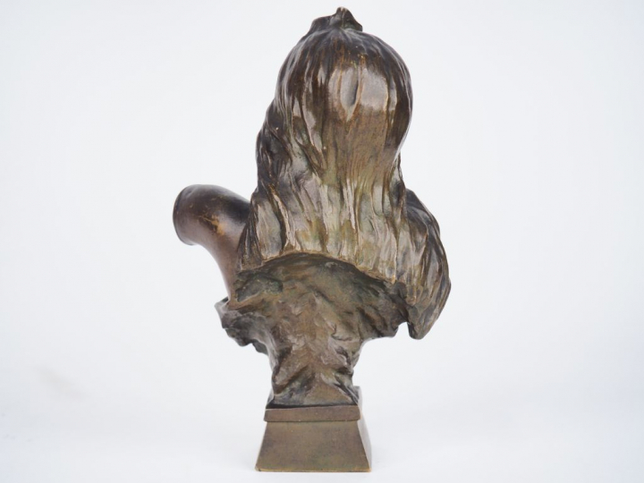 Emmanuel VILLANIS. "Fille d'Eve". Sujet en bronze à double patine. Sig