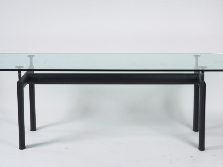 LE CORBUSIER (d'après).  Grande table de salle à manger modèle  lC6 en