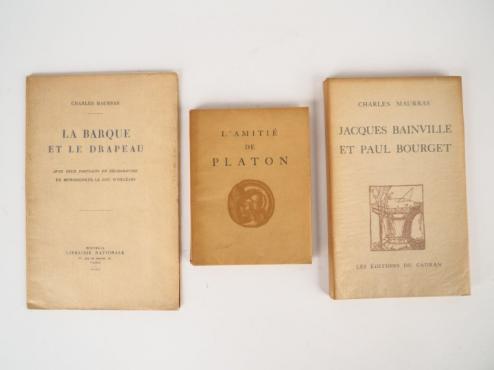 MAURRAS (Charles). Jacques Bainville et Paul Bourget. Bois dessinés et