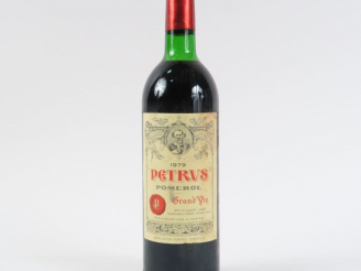Vente aux enchères 1 BOUTEILLE PETRUS POMEROL - 1979 - LB