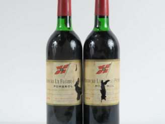 Vente aux enchères 2 BOUTEILLES CHÂTEAU LA FLEUR PETRUS POMEROL - 1979 - LB/EA