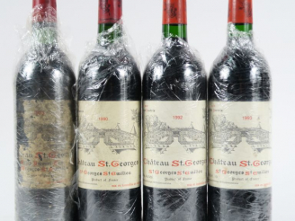 Vente aux enchères 4 BOUTEILLES CHÂTEAU ST GEORGES - 1985 EA/1990/1992/1993